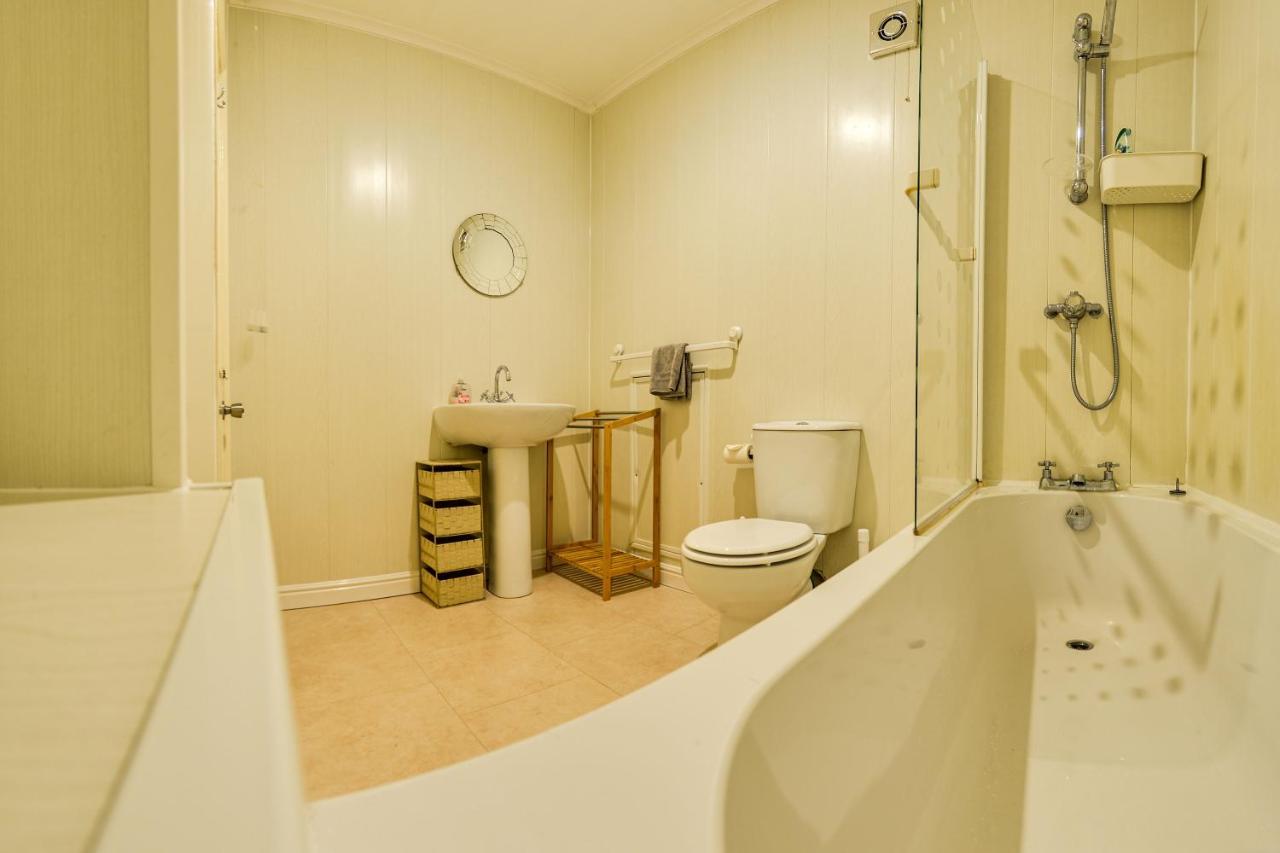 The Whitby Prospect, 2 Bed Apartment With Stunning Views, 2 Mins From Beach Buitenkant foto
